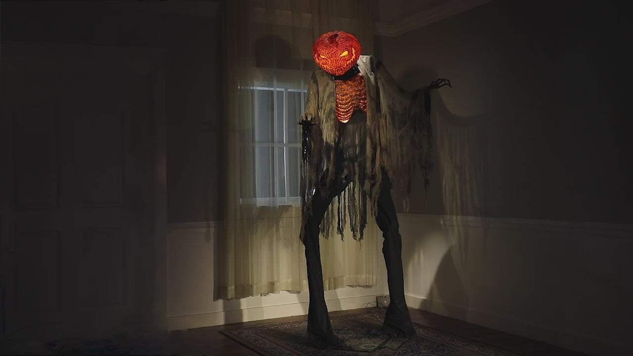 MR124912 Scorched Scarecrow Prop with Flamelight - animated demo video